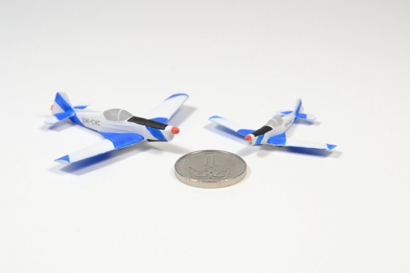 Zlín Z-526 AFS - Měřítko: 1:120