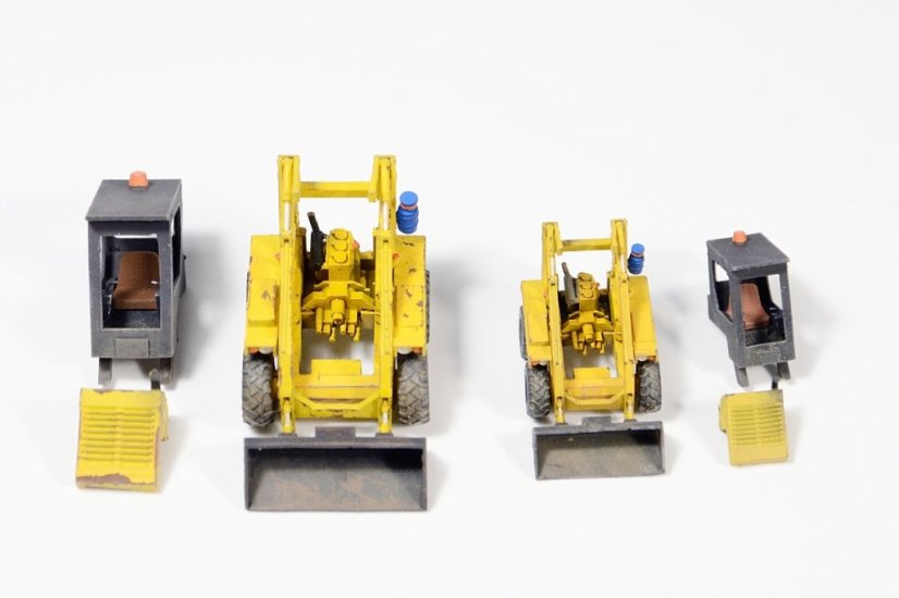 Smykový nakladač UNC 060 - Měřítko: 1:87