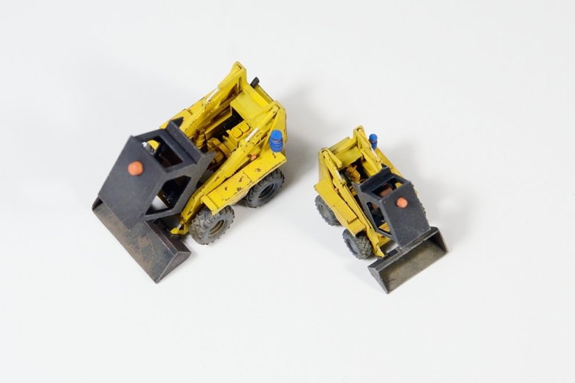 Smykový nakladač UNC 060 - Měřítko: 1:87