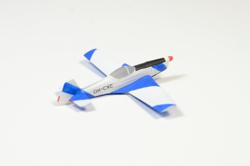 Zlín Z-526 AFS - Měřítko: 1:120